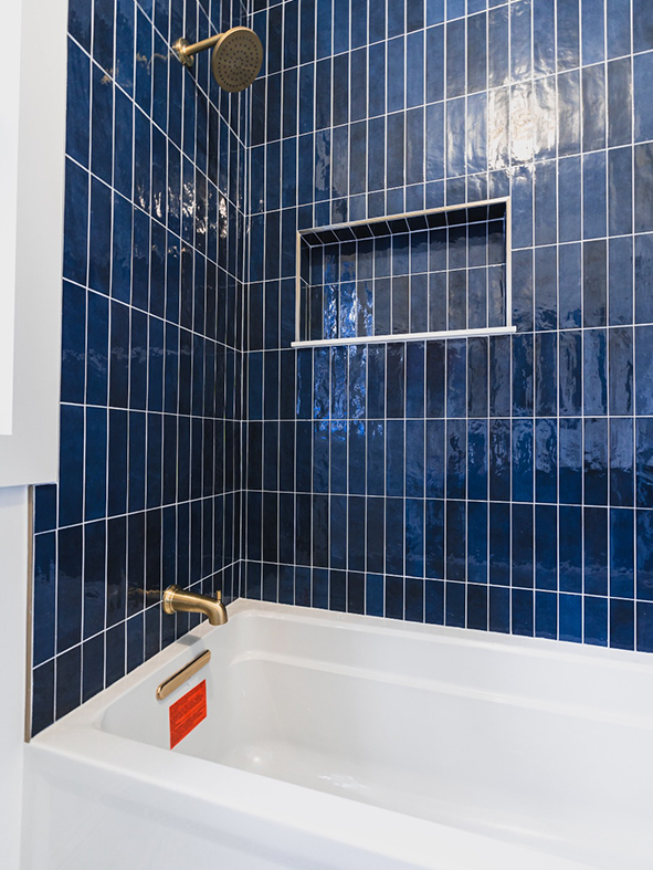 Blue tub tile with custom niche 16x18